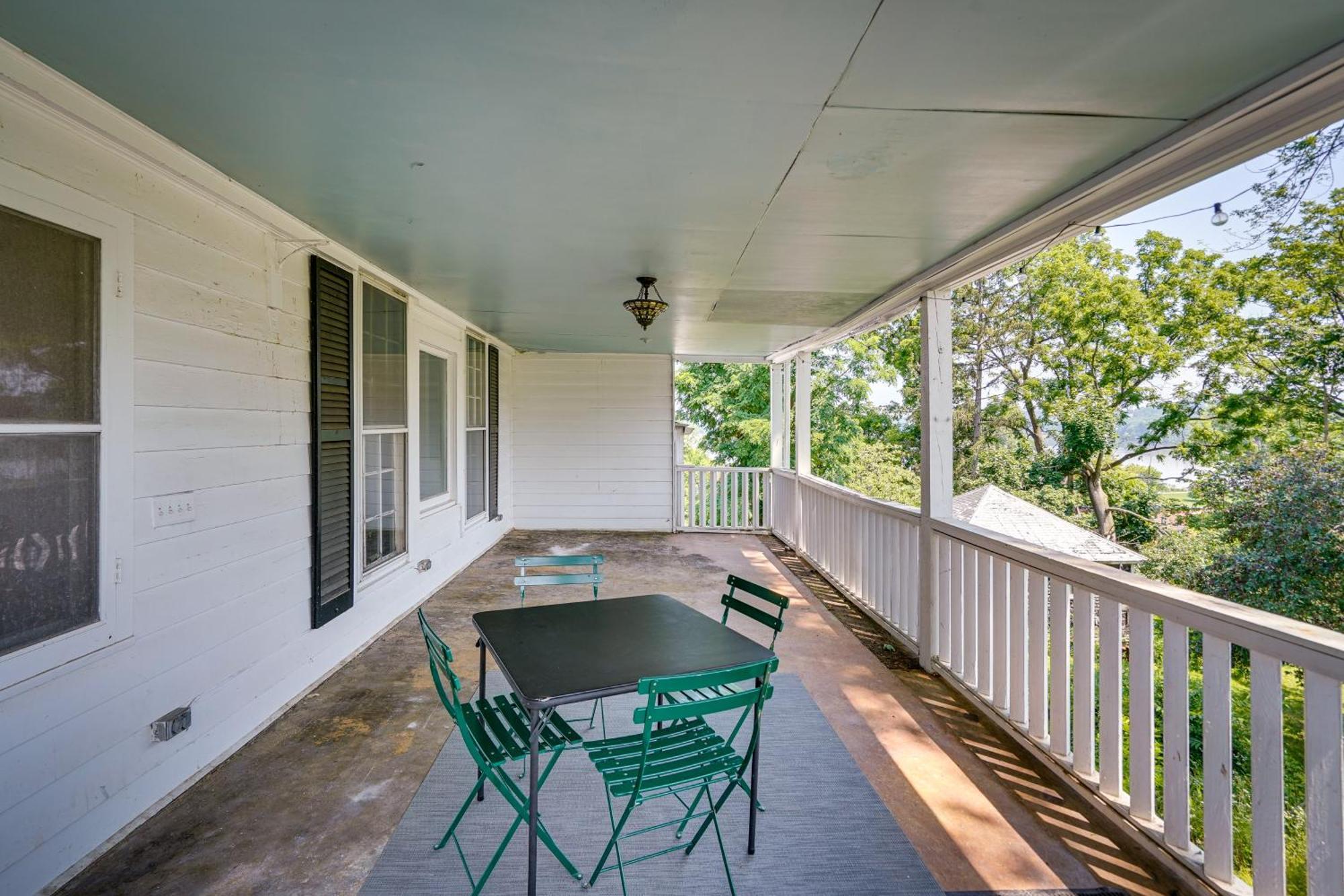 Historic Home In Coxsackie With Hudson River Views! Exterior photo